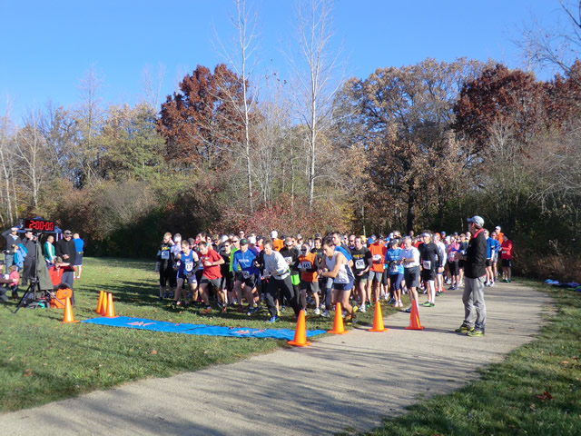 Early Morning - Saturday October 20, 2012 : Start of the DPR Trail Half-Marathon