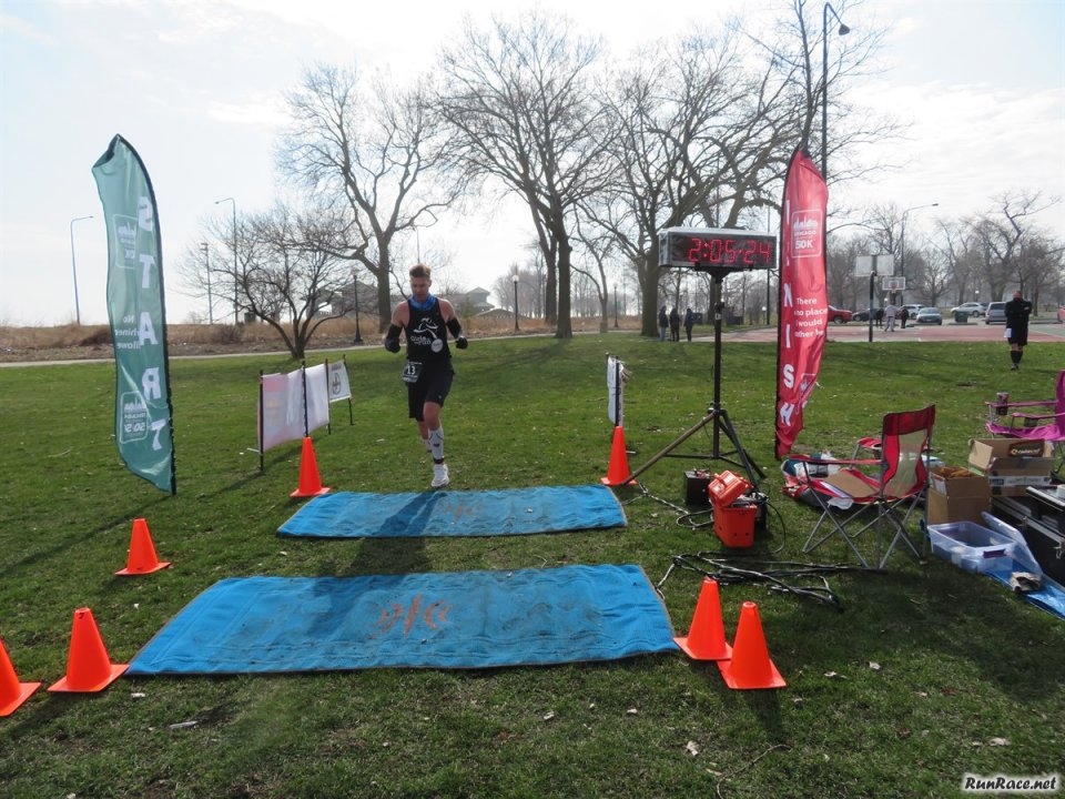 Chicago Lakefront Ultras 50K - by Bill Thom