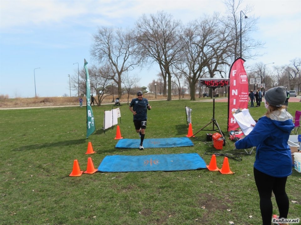 Chicago Lakefront Ultras 50K - by Bill Thom