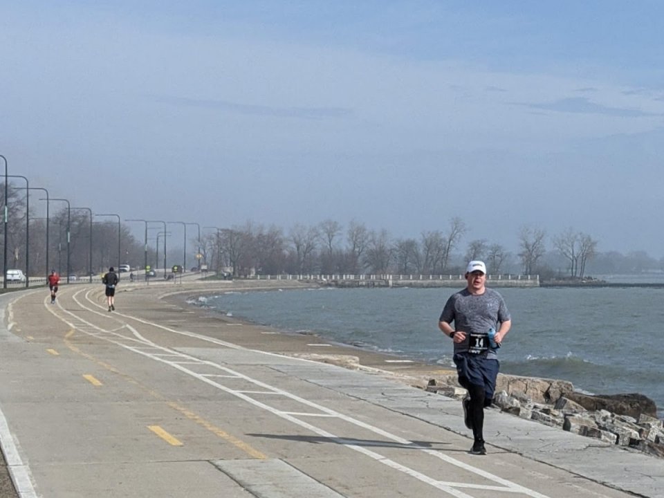 Chicago Lakefront Ultras 50K - photo: Rosalie Shyu