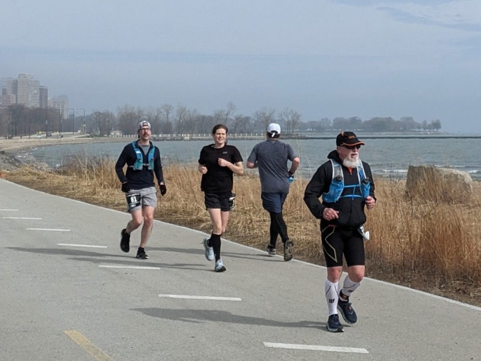 Chicago Lakefront Ultras 50K - photo: Rosalie Shyu