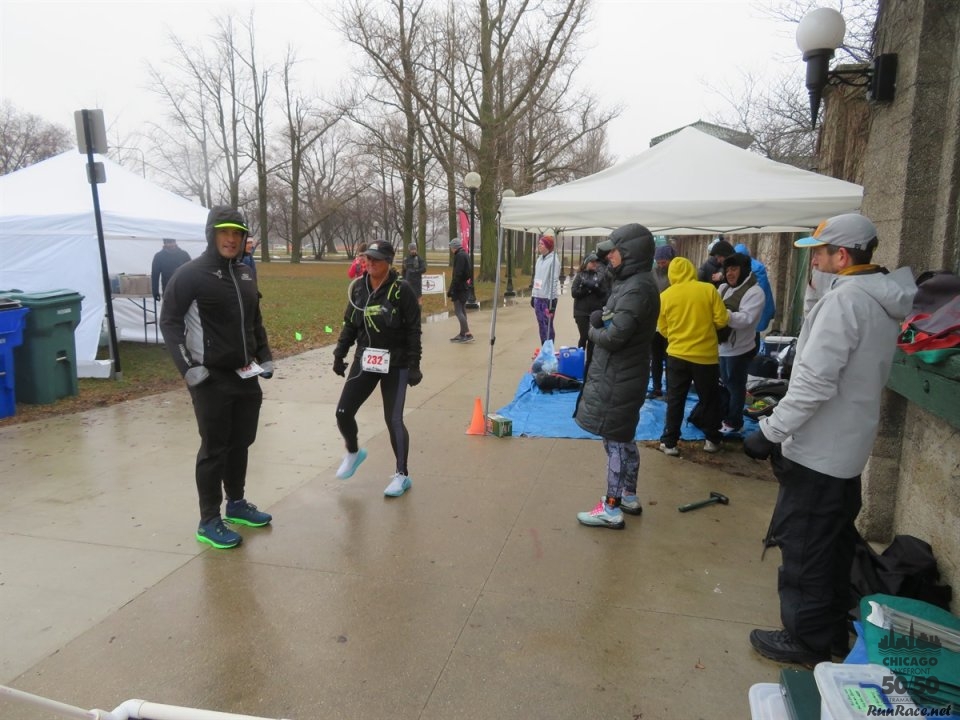 Chicago Lakefront Ultras 50K, 20.7-Mile Buildup Run, Half Marathon :: Start/Finish Area