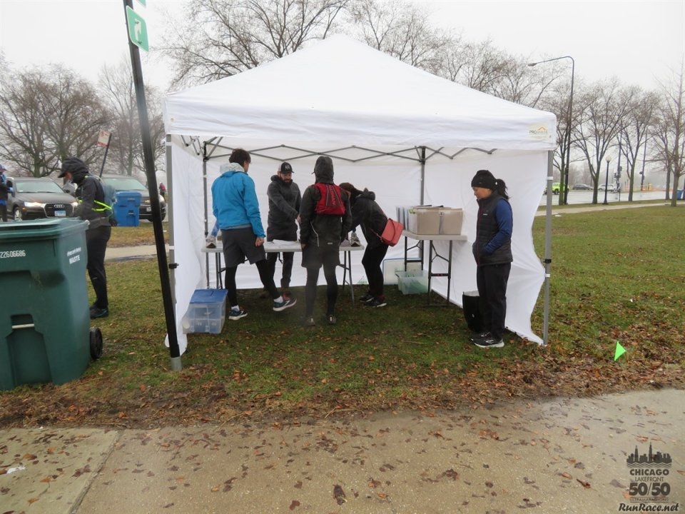 Chicago Lakefront Ultras 50K, 20.7-Mile Buildup Run, Half Marathon :: Start/Finish Area