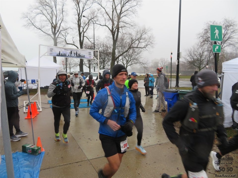 Chicago Lakefront Ultras 50K, 20.7-Mile Buildup Run, Half Marathon :: Start/Finish Area