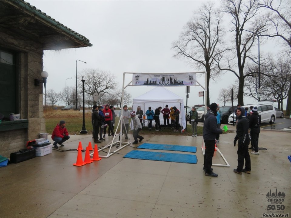 Chicago Lakefront Ultras 50K, 20.7-Mile Buildup Run, Half Marathon :: Start/Finish Area
