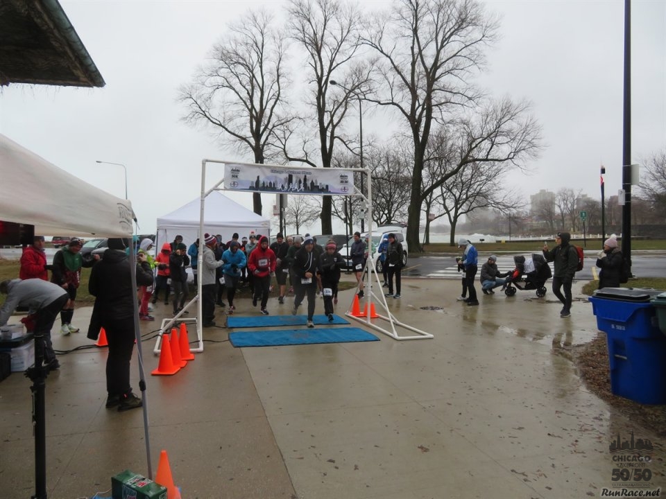 Chicago Lakefront Ultras 50K, 20.7-Mile Buildup Run, Half Marathon :: Start/Finish Area