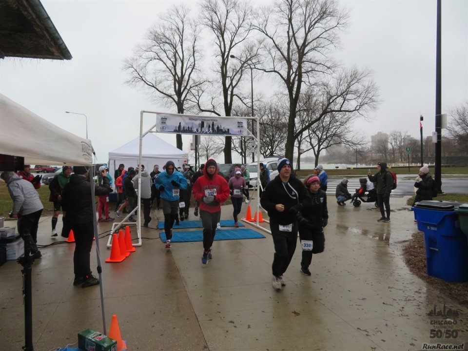 Chicago Lakefront Ultras 50K, 20.7-Mile Buildup Run, Half Marathon :: Start/Finish Area