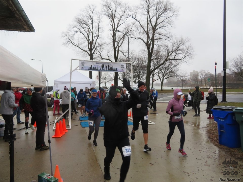 Chicago Lakefront Ultras 50K, 20.7-Mile Buildup Run, Half Marathon :: Start/Finish Area