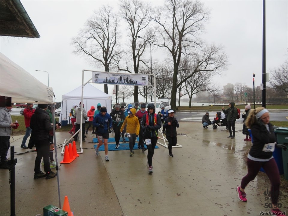 Chicago Lakefront Ultras 50K, 20.7-Mile Buildup Run, Half Marathon :: Start/Finish Area