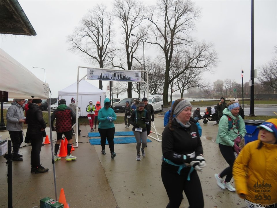 Chicago Lakefront Ultras 50K, 20.7-Mile Buildup Run, Half Marathon :: Start/Finish Area
