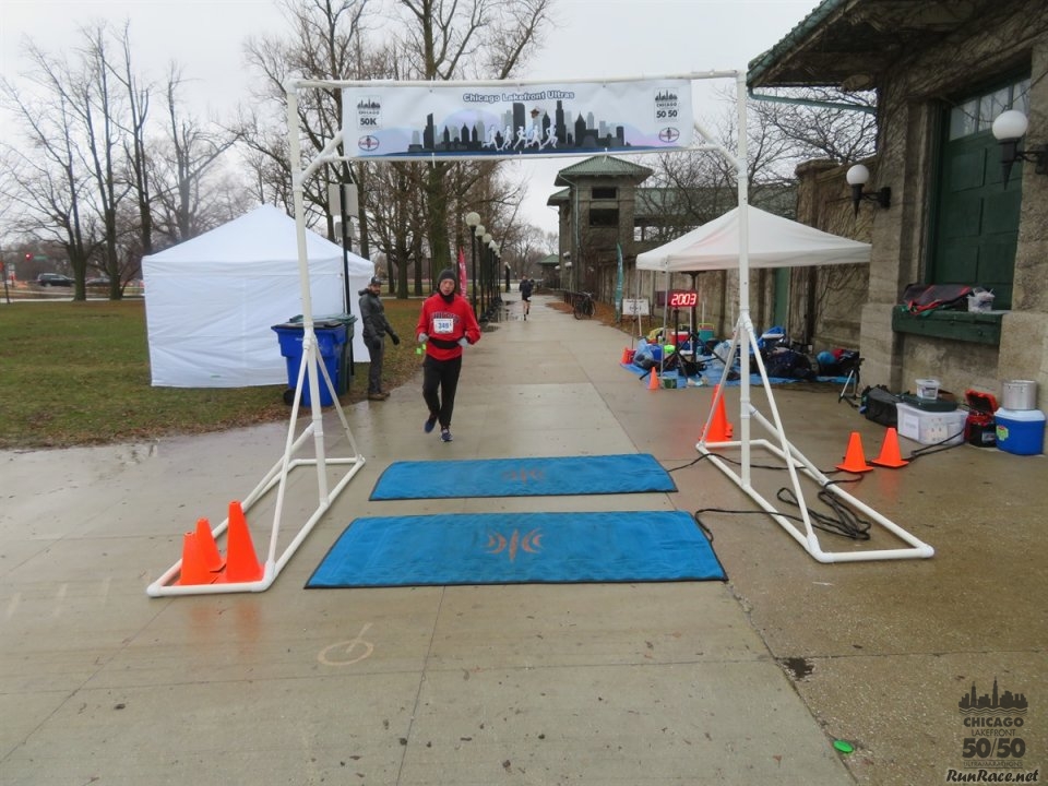 Chicago Lakefront Ultras 50K, 20.7-Mile Buildup Run, Half Marathon :: Start/Finish Area