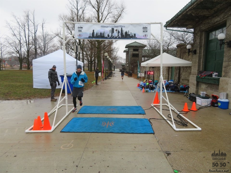 Chicago Lakefront Ultras 50K, 20.7-Mile Buildup Run, Half Marathon :: Start/Finish Area