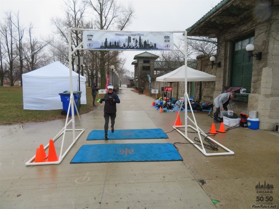 Chicago Lakefront Ultras 50K, 20.7-Mile Buildup Run, Half Marathon :: Start/Finish Area