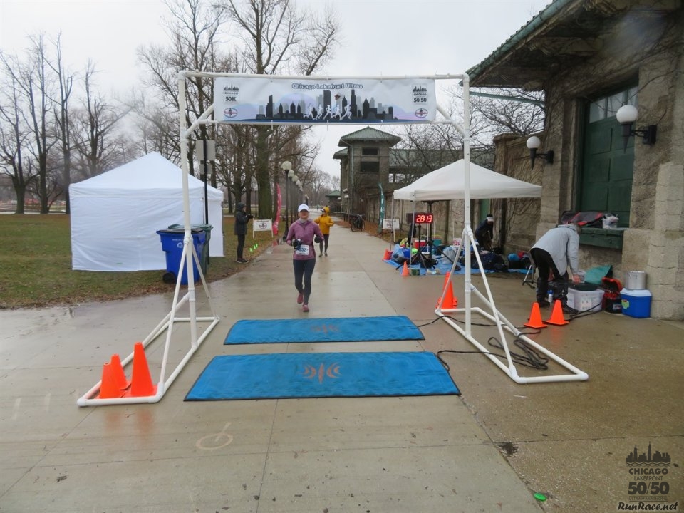 Chicago Lakefront Ultras 50K, 20.7-Mile Buildup Run, Half Marathon :: Start/Finish Area
