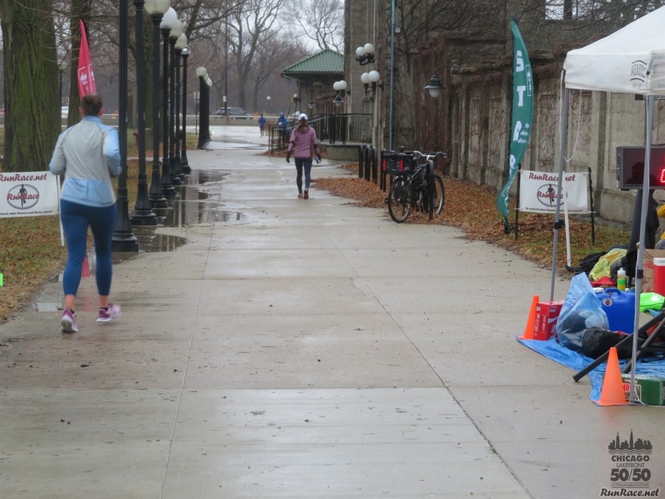 Chicago Lakefront Ultras 50K, 20.7-Mile Buildup Run, Half Marathon :: Start/Finish Area