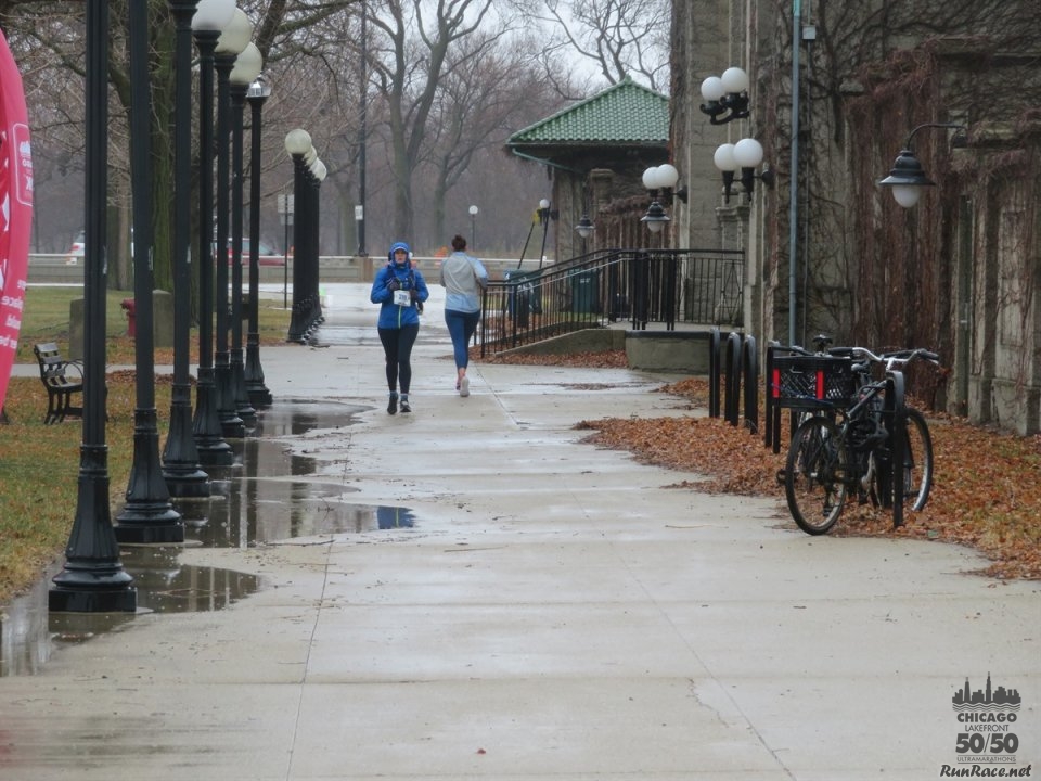Chicago Lakefront Ultras 50K, 20.7-Mile Buildup Run, Half Marathon :: Start/Finish Area