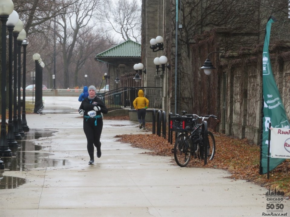 Chicago Lakefront Ultras 50K, 20.7-Mile Buildup Run, Half Marathon :: Start/Finish Area