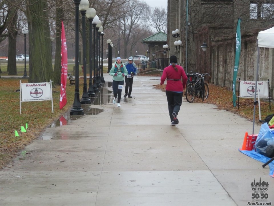 Chicago Lakefront Ultras 50K, 20.7-Mile Buildup Run, Half Marathon :: Start/Finish Area