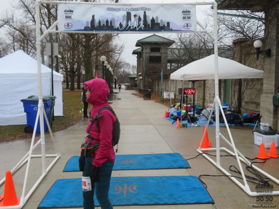 Chicago Lakefront Ultras 50K, 20.7-Mile Buildup Run, Half Marathon :: Start/Finish Area