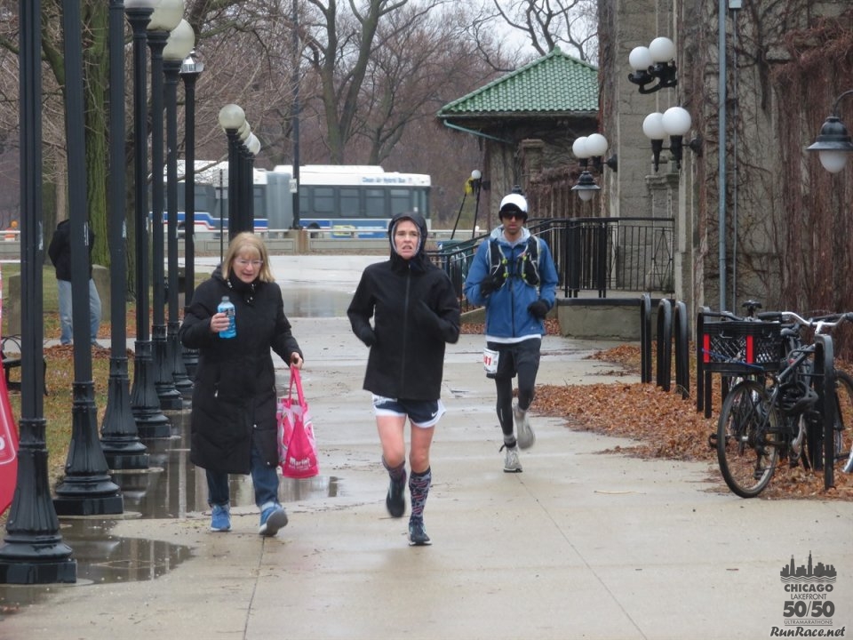 Chicago Lakefront Ultras 50K, 20.7-Mile Buildup Run, Half Marathon :: Start/Finish Area