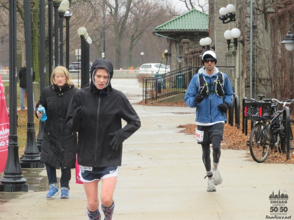 Chicago Lakefront Ultras 50K, 20.7-Mile Buildup Run, Half Marathon :: Start/Finish Area