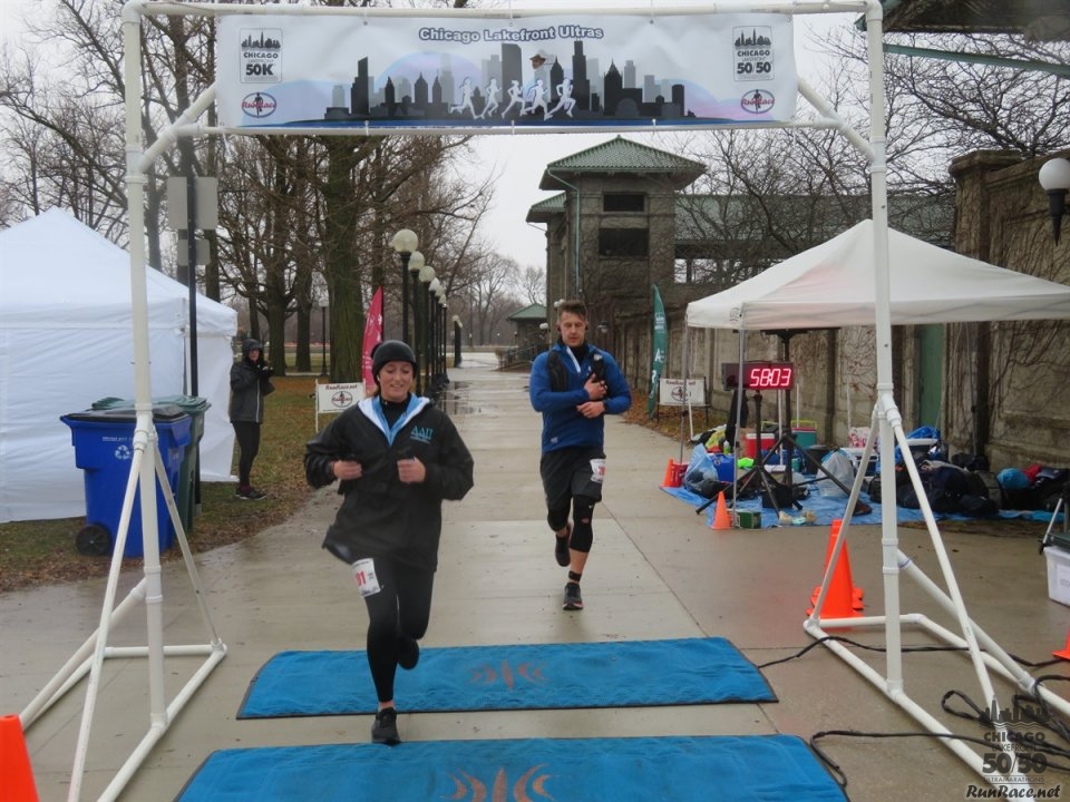 Chicago Lakefront Ultras 50K, 20.7-Mile Buildup Run, Half Marathon :: Start/Finish Area
