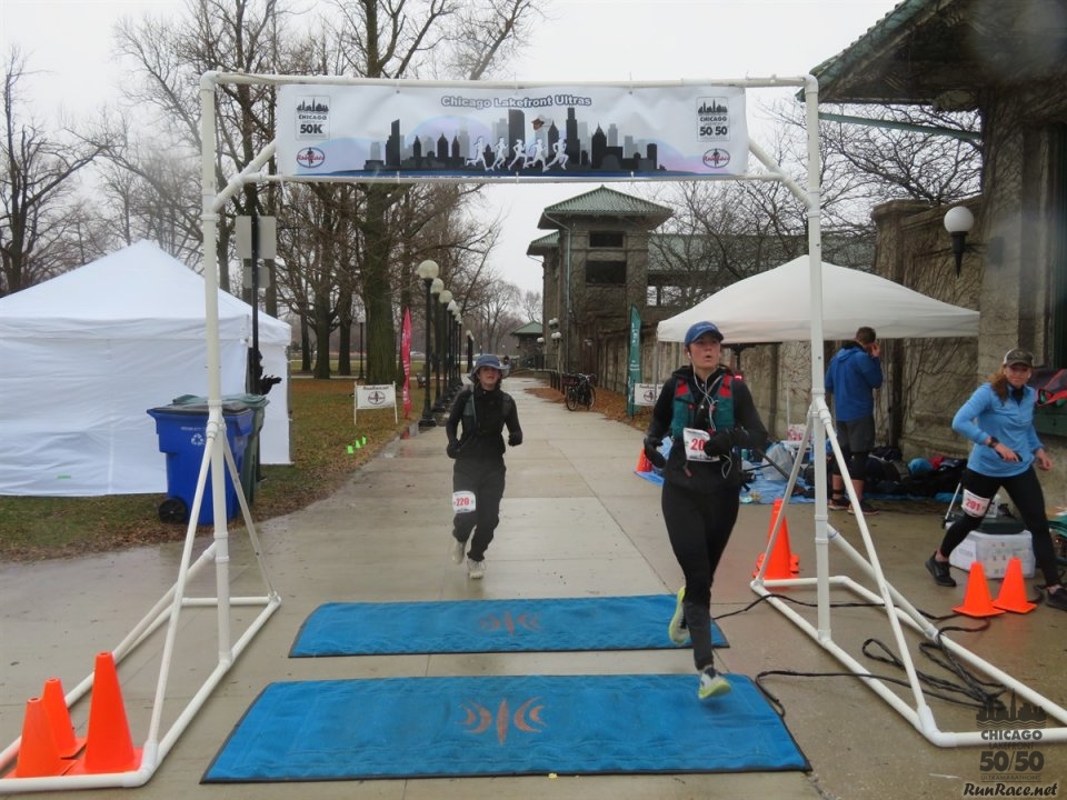 Chicago Lakefront Ultras 50K, 20.7-Mile Buildup Run, Half Marathon :: Start/Finish Area