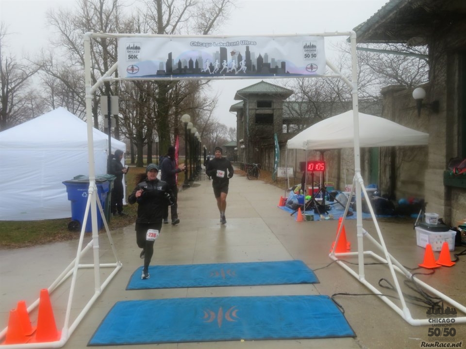 Chicago Lakefront Ultras 50K, 20.7-Mile Buildup Run, Half Marathon :: Start/Finish Area