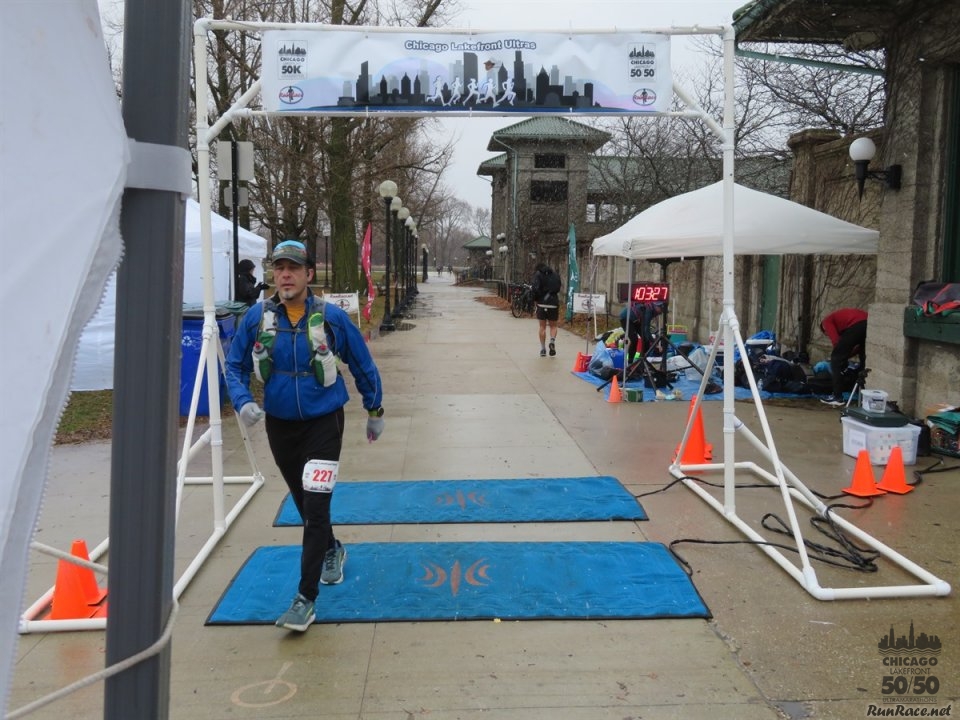 Chicago Lakefront Ultras 50K, 20.7-Mile Buildup Run, Half Marathon :: Start/Finish Area
