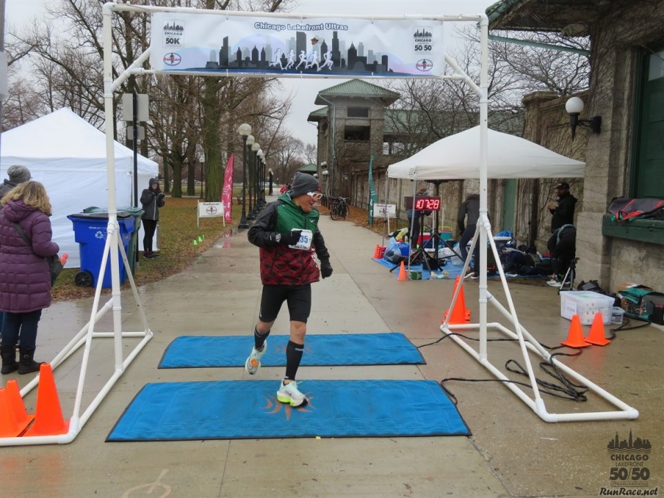 Chicago Lakefront Ultras 50K, 20.7-Mile Buildup Run, Half Marathon :: Start/Finish Area