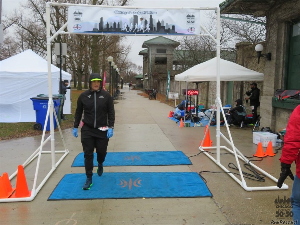 Chicago Lakefront Ultras 50K, 20.7-Mile Buildup Run, Half Marathon :: Start/Finish Area