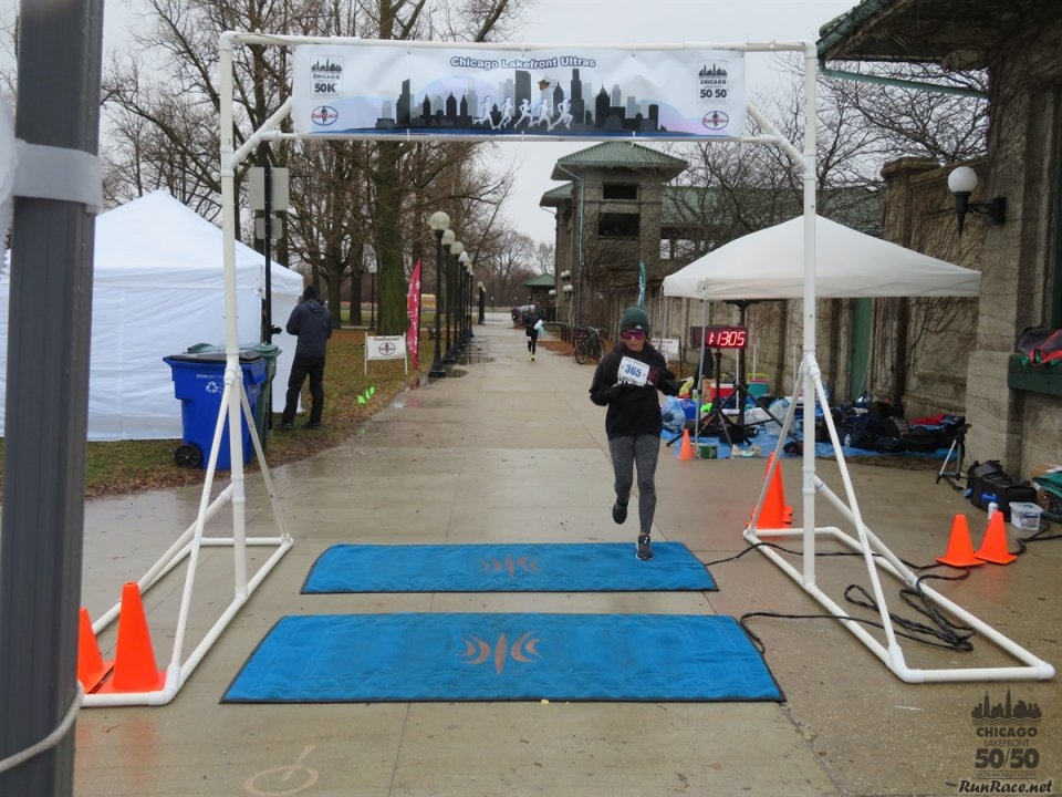 Chicago Lakefront Ultras 50K, 20.7-Mile Buildup Run, Half Marathon :: Start/Finish Area