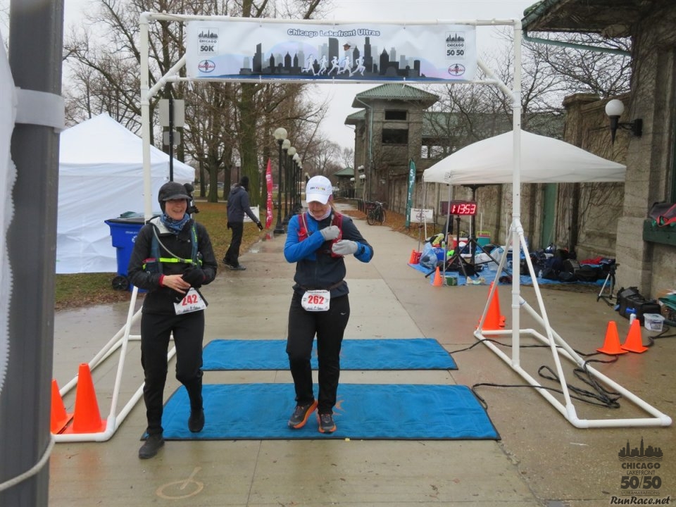 Chicago Lakefront Ultras 50K, 20.7-Mile Buildup Run, Half Marathon :: Start/Finish Area