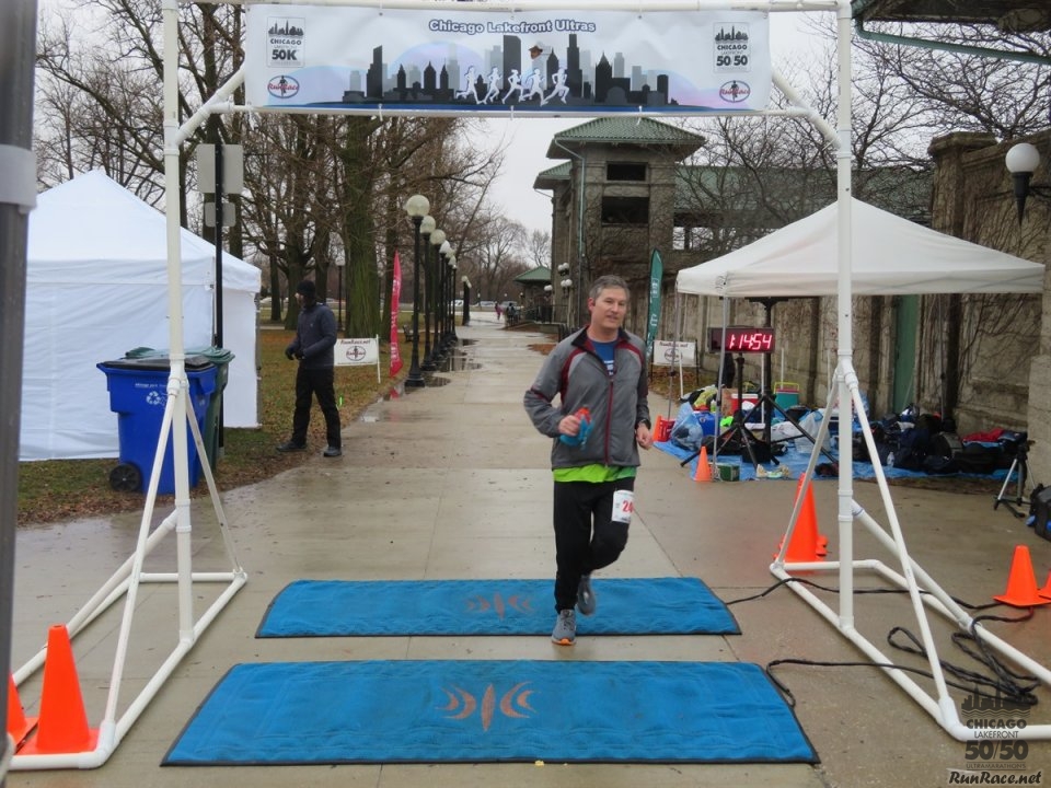 Chicago Lakefront Ultras 50K, 20.7-Mile Buildup Run, Half Marathon :: Start/Finish Area