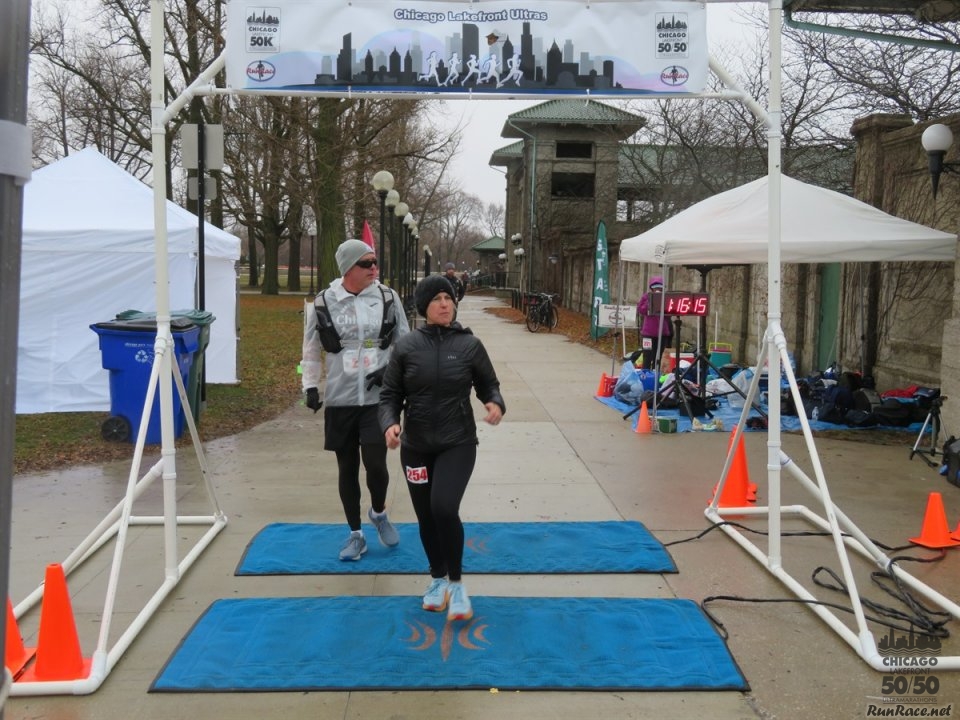 Chicago Lakefront Ultras 50K, 20.7-Mile Buildup Run, Half Marathon :: Start/Finish Area