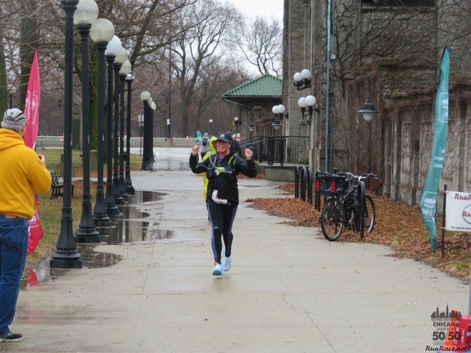 Chicago Lakefront Ultras 50K, 20.7-Mile Buildup Run, Half Marathon :: Start/Finish Area