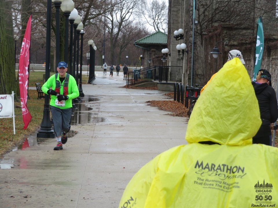 Chicago Lakefront Ultras 50K, 20.7-Mile Buildup Run, Half Marathon :: Start/Finish Area