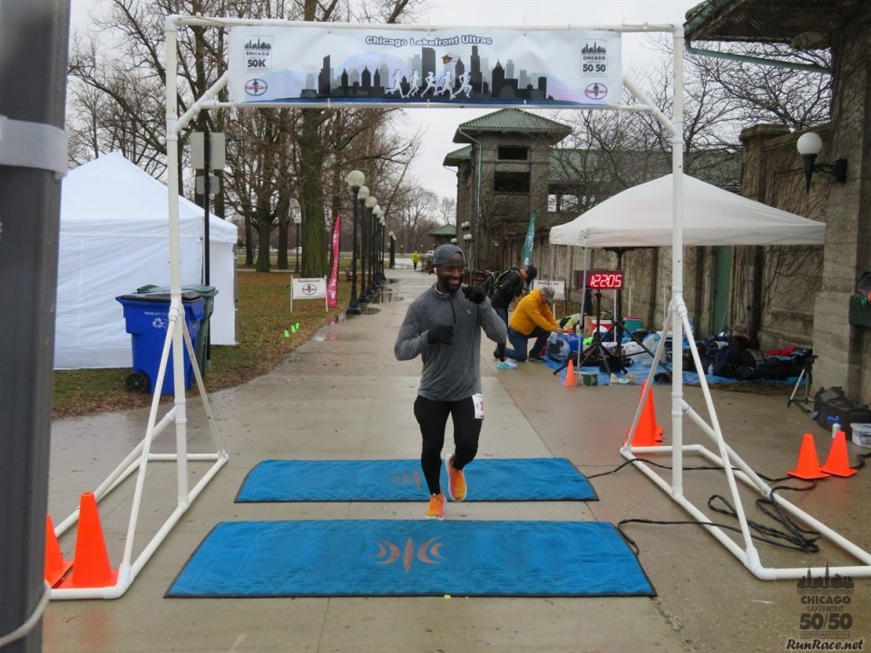 Chicago Lakefront Ultras 50K, 20.7-Mile Buildup Run, Half Marathon :: Start/Finish Area