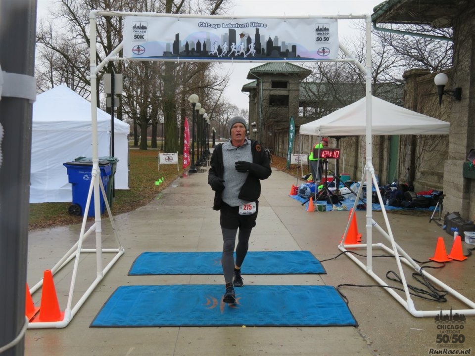 Chicago Lakefront Ultras 50K, 20.7-Mile Buildup Run, Half Marathon :: Start/Finish Area