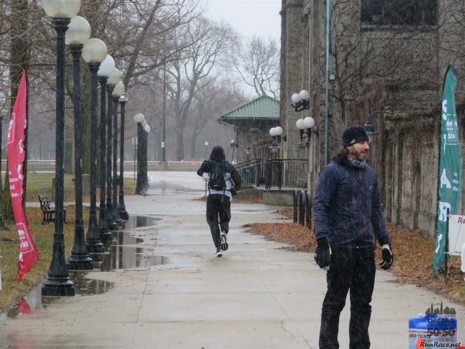 Chicago Lakefront Ultras 50K, 20.7-Mile Buildup Run, Half Marathon :: Start/Finish Area