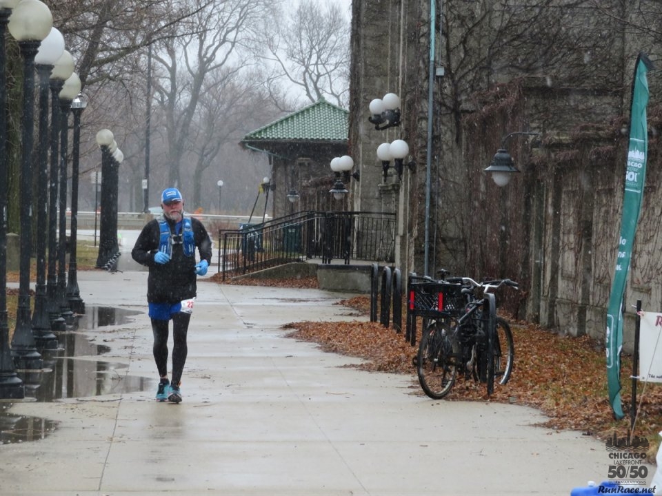 Chicago Lakefront Ultras 50K, 20.7-Mile Buildup Run, Half Marathon :: Start/Finish Area