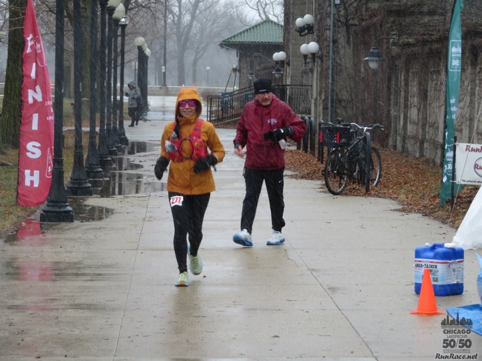 Chicago Lakefront Ultras 50K, 20.7-Mile Buildup Run, Half Marathon :: Start/Finish Area