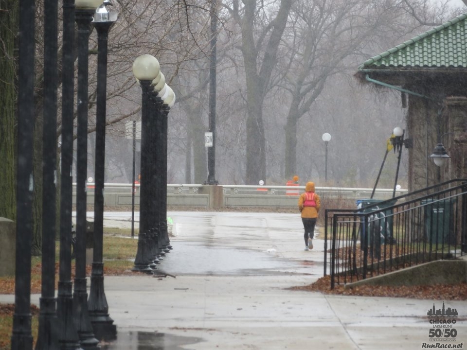 Chicago Lakefront Ultras 50K, 20.7-Mile Buildup Run, Half Marathon :: Start/Finish Area