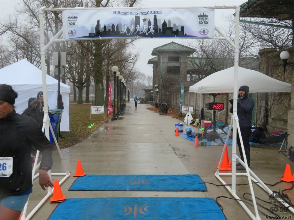 Chicago Lakefront Ultras 50K, 20.7-Mile Buildup Run, Half Marathon :: Start/Finish Area