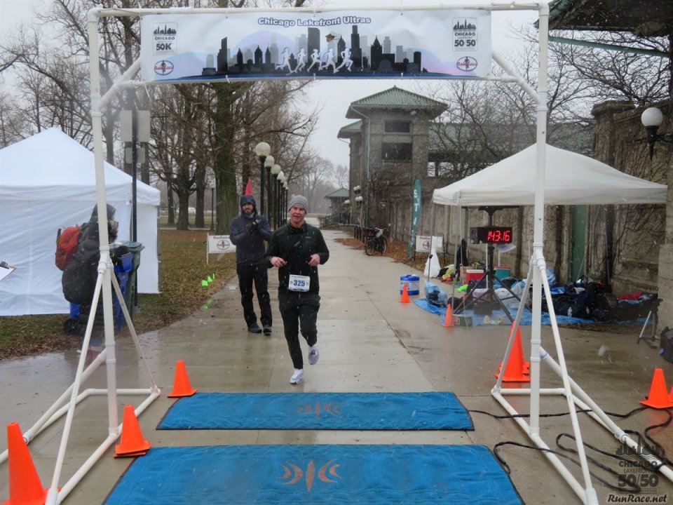 Chicago Lakefront Ultras 50K, 20.7-Mile Buildup Run, Half Marathon :: Start/Finish Area