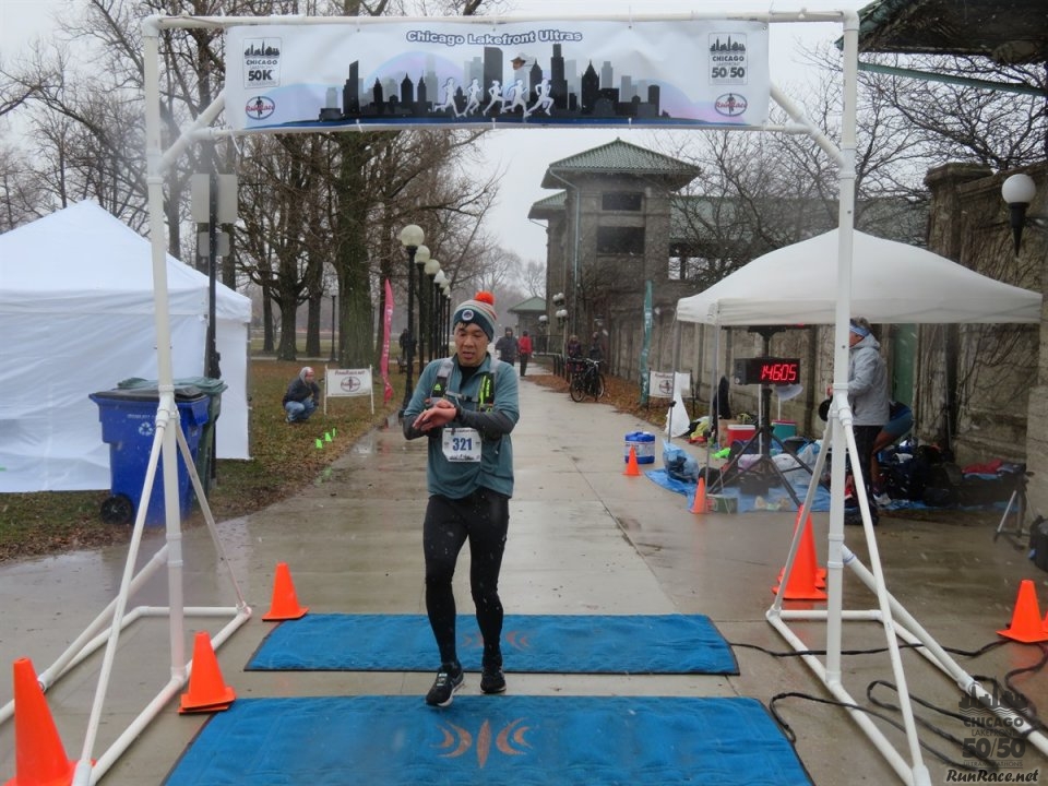 Chicago Lakefront Ultras 50K, 20.7-Mile Buildup Run, Half Marathon :: Start/Finish Area
