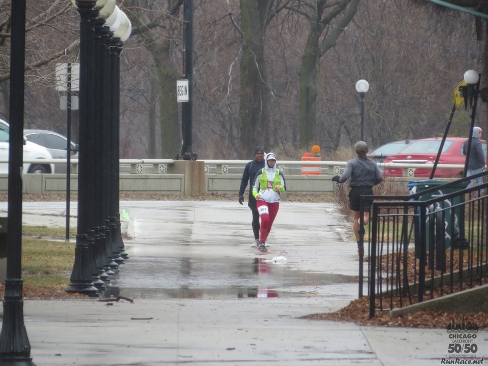 Chicago Lakefront Ultras 50K, 20.7-Mile Buildup Run, Half Marathon :: Start/Finish Area