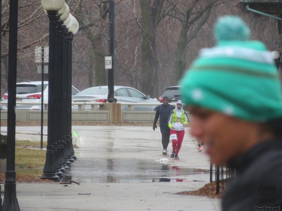 Chicago Lakefront Ultras 50K, 20.7-Mile Buildup Run, Half Marathon :: Start/Finish Area