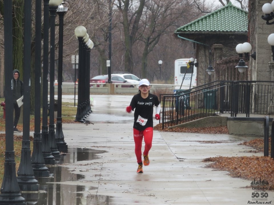 Chicago Lakefront Ultras 50K, 20.7-Mile Buildup Run, Half Marathon :: Start/Finish Area