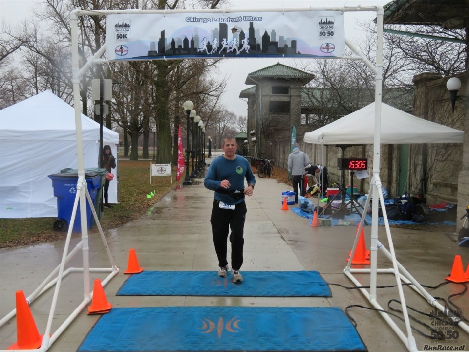 Chicago Lakefront Ultras 50K, 20.7-Mile Buildup Run, Half Marathon :: Start/Finish Area
